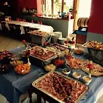 罐头餐厅酒店 2*