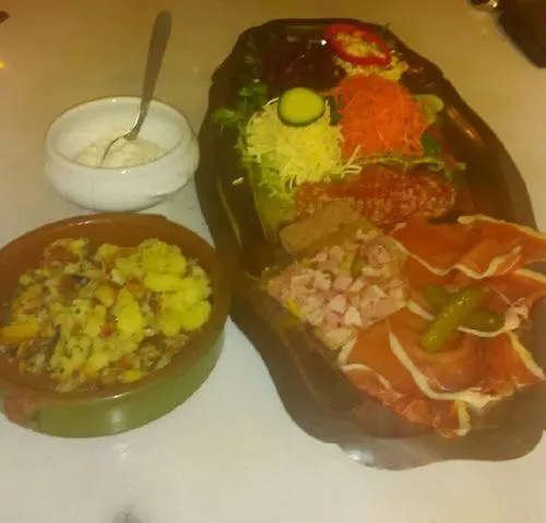 فندق Restaurant De La Canner 2*