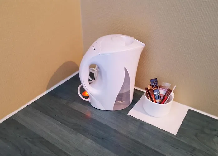 罐头餐厅酒店 2*