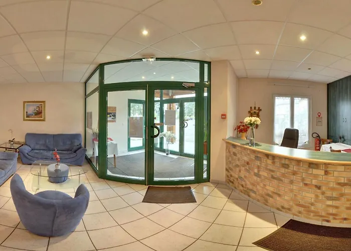 罐头餐厅酒店 克达日叙尔康讷